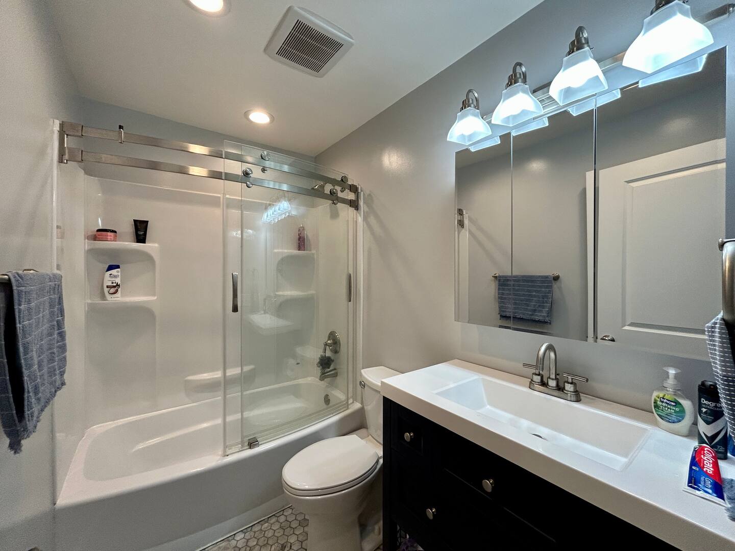 East Renton Room 1 — photo 3